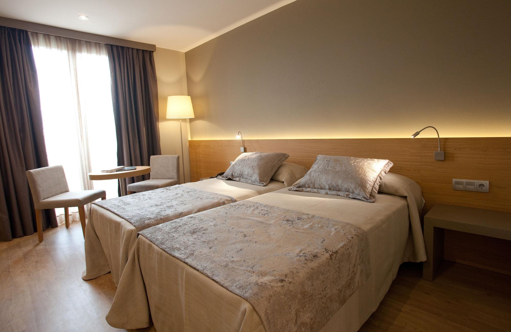 M.A. Hotel Sevilla Congresos Екстер'єр фото