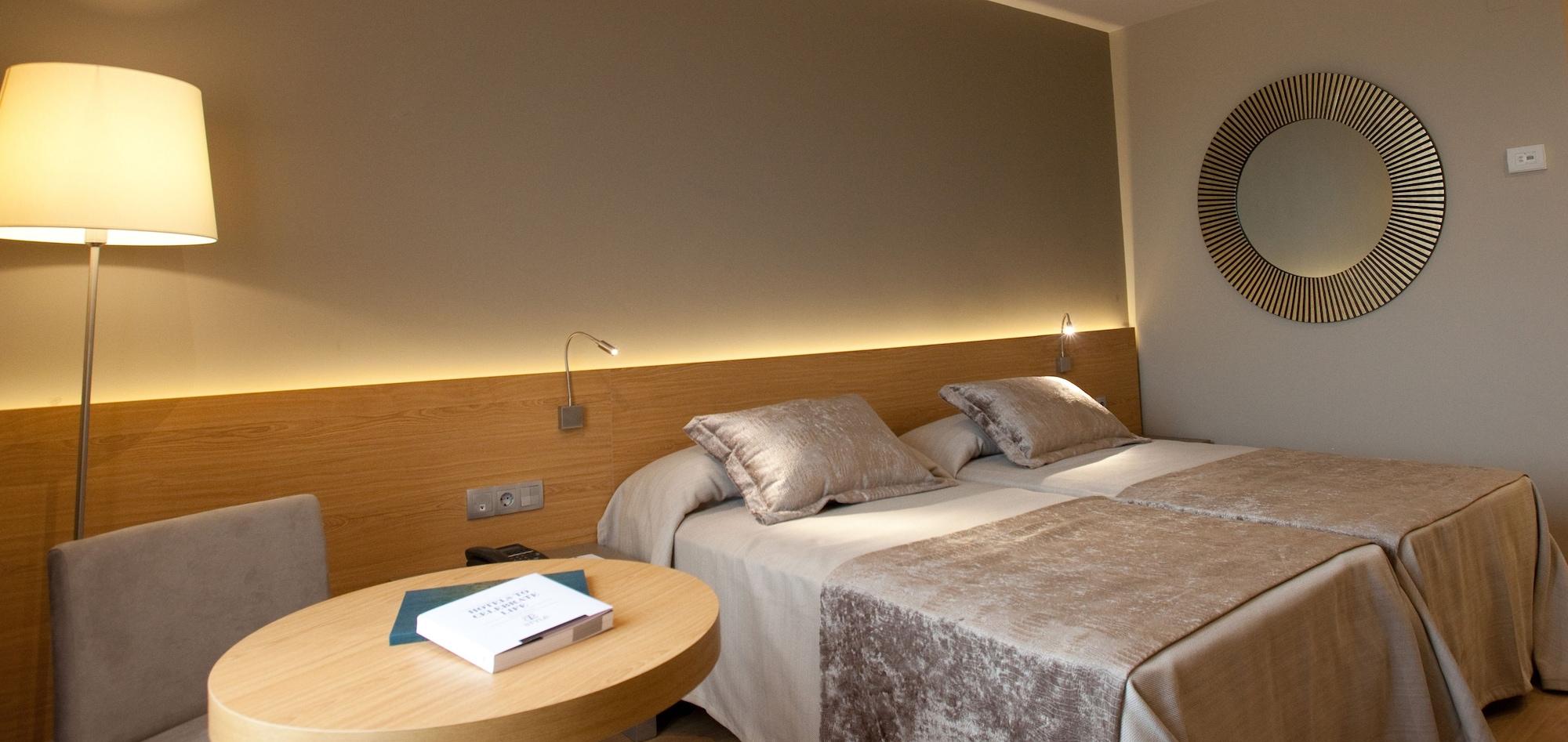 M.A. Hotel Sevilla Congresos Екстер'єр фото