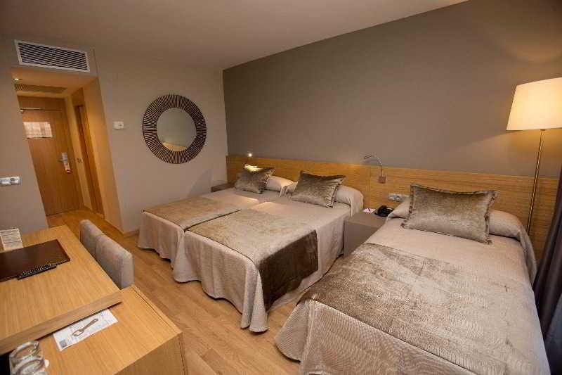 M.A. Hotel Sevilla Congresos Екстер'єр фото
