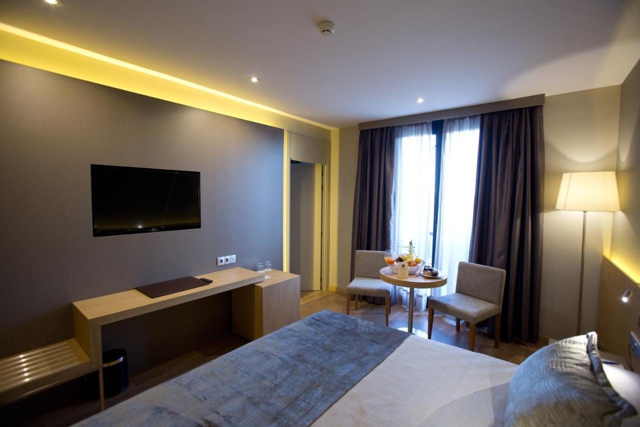 M.A. Hotel Sevilla Congresos Екстер'єр фото