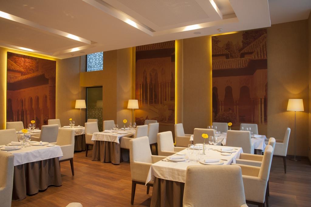 M.A. Hotel Sevilla Congresos Екстер'єр фото
