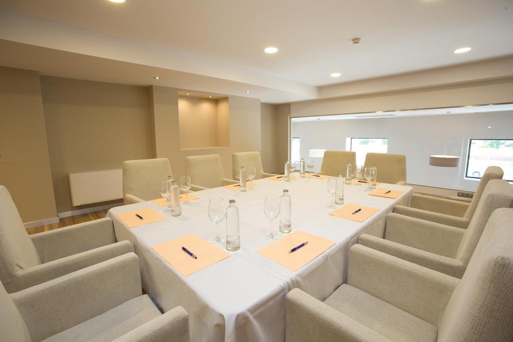 M.A. Hotel Sevilla Congresos Екстер'єр фото
