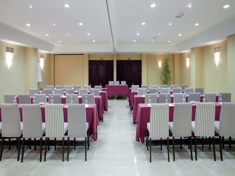 M.A. Hotel Sevilla Congresos Екстер'єр фото
