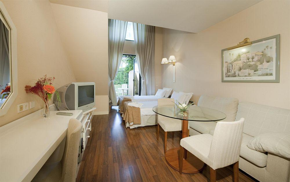 M.A. Hotel Sevilla Congresos Екстер'єр фото