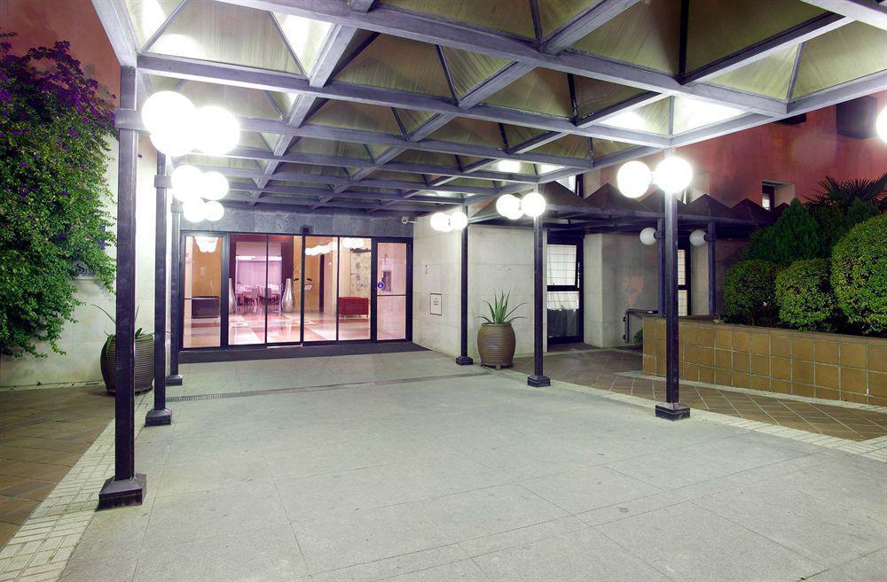 M.A. Hotel Sevilla Congresos Екстер'єр фото